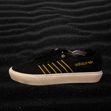 Load image into Gallery viewer, LAFC x Delpala &quot; Black and Gold&quot;
